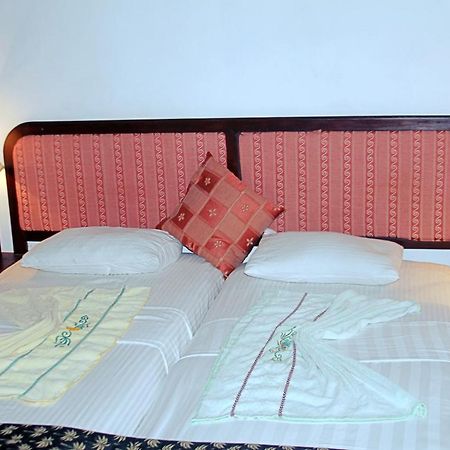 Hotel Araliya Villa Balapitiya Exteriör bild
