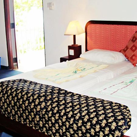 Hotel Araliya Villa Balapitiya Exteriör bild